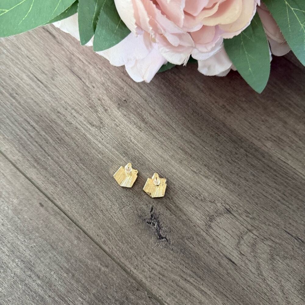 New Francesca's Christmas Presents Gift Stud‎ Earrings - Picture 4 of 4